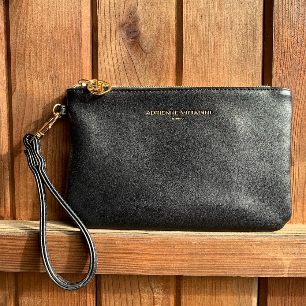 Adrienne Vittadini wristlet like new